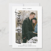 Stilvolles Trendy Foto ist unser Gast QR Wedding Save The Date (Vorderseite)