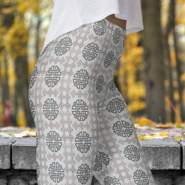 Stilvolles Tribal-Muster in Grau und Schwarz Leggings