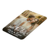 Stilvolles White Script Wedding Foto Save the Date Magnet (Linke Seite)