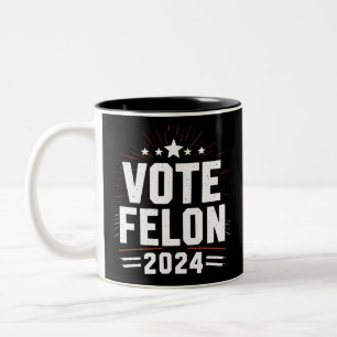 Stimme für verurteilten Trump 2024 Lustige Wahlsti Zweifarbige Tasse
