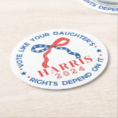 Stimmen Sie, wie die Rechte Ihrer Tochter davon ab Runder Pappuntersetzer (Angewinkelt)