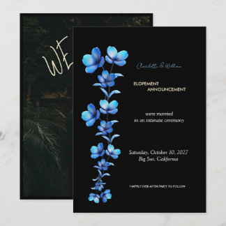 Stimmungsvolle schwarze und blaue Blumen-Elopement Einladung
