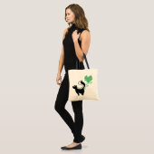 Stinky Liebe Skunk Tragetasche (Vorderseite (Model))
