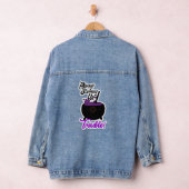 Stirring Up Trouble Cauldron Halloween Slogan Jeansjacke (Hangar)