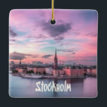 Stockholm Hauptstadt Schweden Night Skyline Keramikornament<br><div class="desc">Stockholm Hauptstadt of Sweden Night Skyline Schönes Rosa und lila Himmel auf dem Wasser.</div>