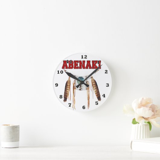 Stolz auf Abenaki Runde Wanduhr (Zuhause)