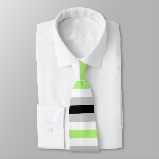 Stolz auf dem Markierungsfeld Krawatte (Gebunden)