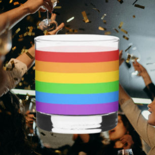 Stolz auf Felsen: Regenbogenflagge Whiskyglas