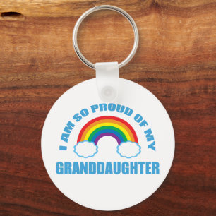 Stolz auf meine Enkeltochter Rainbow Grandparent Schlüsselanhänger