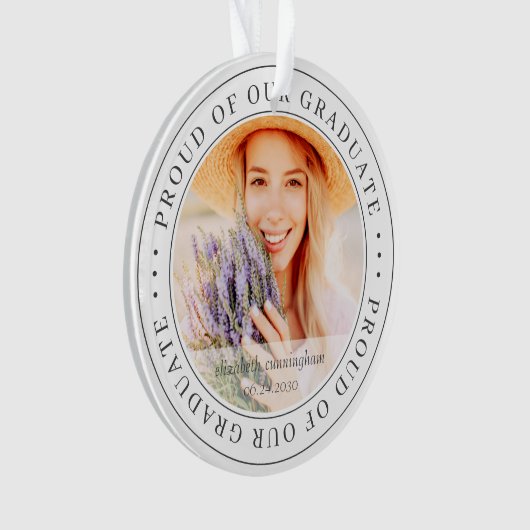 Stolz auf unser Graduate 20XX Modernes Abschluss F Ornament (Vorderseite)