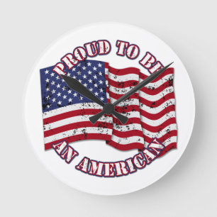 Stolz, ein Amerikaner mit USA-Flagge distressed zu Runde Wanduhr