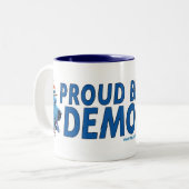 Stolz, eine blaue Hundedemokrat-Tasse zu sein Zweifarbige Tasse (Vorderseite Links)