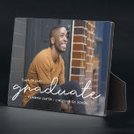 Stolz geschrieben EDITABLE FARBEN Abschluss Plaque Fotoplatte<br><div class="desc">Tolle Erinnerung an diesen besonderen Meilenstein im Leben. Die Hintergrundfarbe kann online angepasst werden! Matching Artikel finden Sie auf unserer Website: www.berryberrysweet.com oder auf Anfrage.</div>