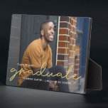 Stolz geschrieben EDITABLE FARBEN Abschluss Plaque Fotoplatte<br><div class="desc">Tolle Erinnerung an diesen besonderen Meilenstein im Leben. Die Hintergrundfarbe kann online angepasst werden! Matching Artikel finden Sie auf unserer Website: www.berryberrysweet.com oder auf Anfrage.</div>