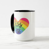 Stolz, küss mich. Liebe ist fair. Tasse (Vorderseite Links)