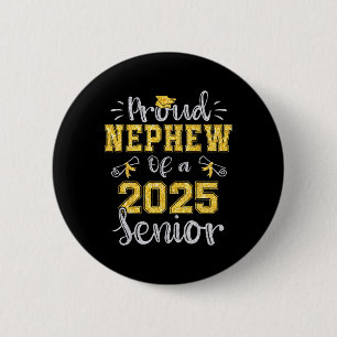 Stolz Nephew mit einer Cl von 2025 Senior Graduate Button