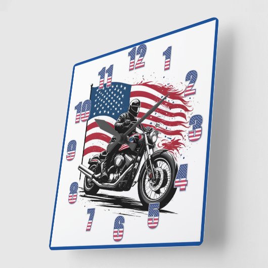 Stolz reiten mit amerikanischer Flagge im Sonnenun Quadratische Wanduhr (Winkel)