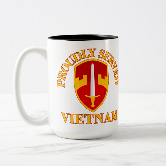 Stolz serviert MACV Vietnam Zweifarbige Tasse (Links)