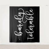 Stolz und Vorurteile - kaum tolerierbar I Wandteppich (Vorderseite)