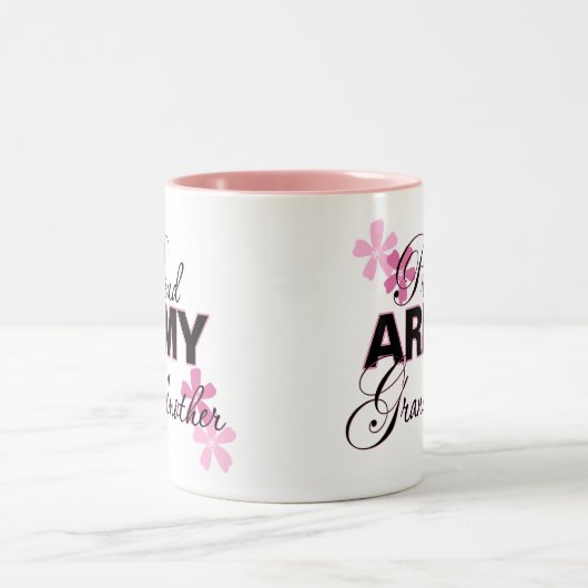 Stolze Armee-Großmutter Zweifarbige Tasse (Mittel)