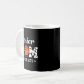 stolze Basketball-Mutter eines Seniors bei Abschlu Kaffeetasse (Vorderseite Links)