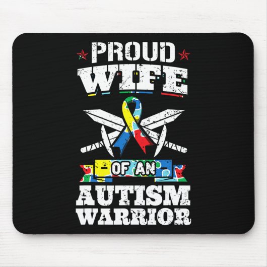 Stolze Ehefrau eines autistischen Kriegers Mousepad (Vorne)
