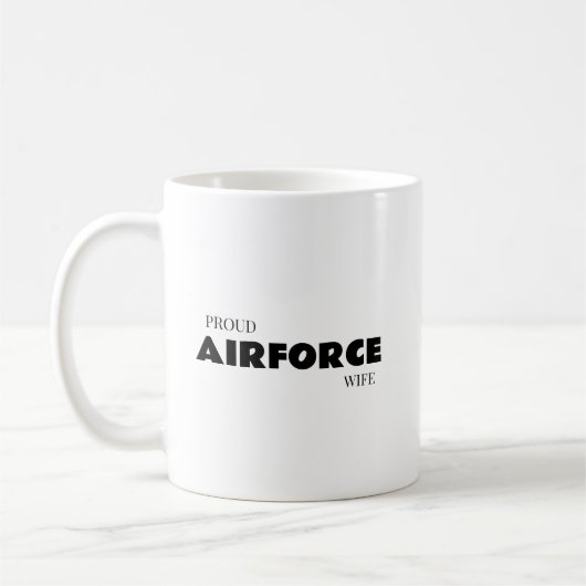 Stolze Ehefrau eines Luftwaffenangehörigen Kaffeetasse (Links)