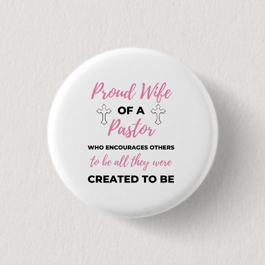 Stolze Ehefrau eines Pastors, der bl Button (Vorderseite)