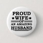 stolze Ehefrau eines phantastischen Ehemanns Button (Vorderseite)
