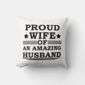 stolze Ehefrau eines phantastischen Ehemanns Kissen (Vorderseite)