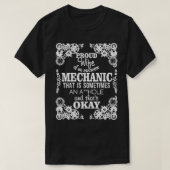 Stolze Ehefrau eines Phantastischen Mechanismus T-Shirt (Design vorne)