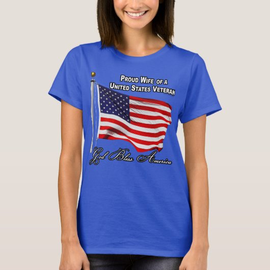 Stolze Ehefrau eines US-Veteranen mit US-Flagge T-Shirt (Vorderseite)