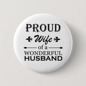 stolze Ehefrau eines wunderbaren Ehemanns Button (Vorderseite)