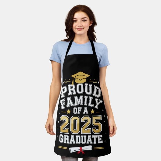Stolze Familie eines Abschlusses mit 2025 Abschlus Schürze (Getragen)