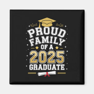 Stolze Familie eines Absolventen der Abschlussklas Magnet