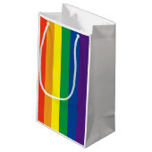 Stolze Farben Regenbogengeschenk Tasche Kleine Geschenktüte (Rückseite Schrägansicht)
