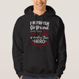 Stolze Freundin eines Feuerwehrmanns dünne rote Li Hoodie