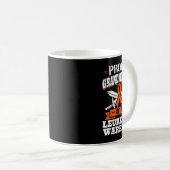 Stolze Großmutter einer Leukämie Warrior Bewusstse Kaffeetasse (VorderseiteRechts)