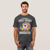 Stolze Küstenwache mit amerikanischer Flagge T-Shirt (Vorne ganz)