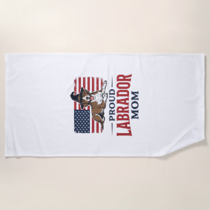 Stolze Labrador-Mama-patriotisches Hund-Halloween- Strandtuch