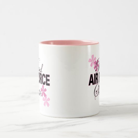 Stolze Luftwaffen-Schwester Zweifarbige Tasse (Mittel)