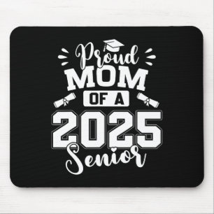 Stolze Mama eines Abschlusses im Hochschulbereich  Mousepad