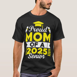 Stolze Mama eines Abschlusses im Hochschulbereich  T-Shirt