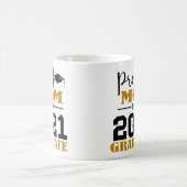 Stolze Mama eines Absolventen 2021 Kaffeetasse (Mittel)
