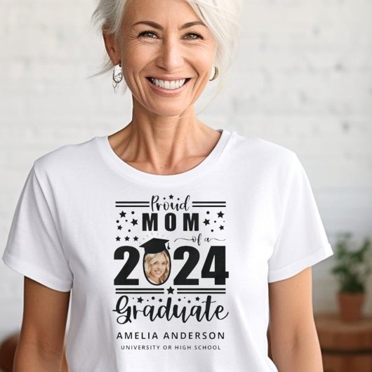 Stolze Mama eines Absolventen 2024 T-Shirt