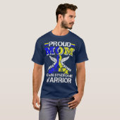 Stolze Mama eines Down Syndrom Kriegerkostüms T-Shirt (Vorne ganz)