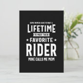 Stolze Mama eines Phantastischen Fahrers Einladung (Stehend Vorderseite)