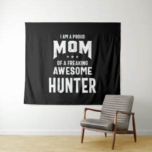 Stolze Mama eines Phantastischen Jägers Wandteppich
