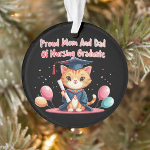 Stolze Mama und Vater eines Krankenpflegestudiums Ornament