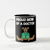 Stolze Mama von Doktor Mug Zweifarbige Tasse (Links)